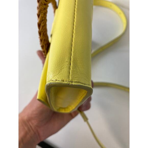 VINCE CAMUTO NWT SMALL YELLOW LEATHER CROSSBODY BAG (ASIS) - Picture 16 of 16
